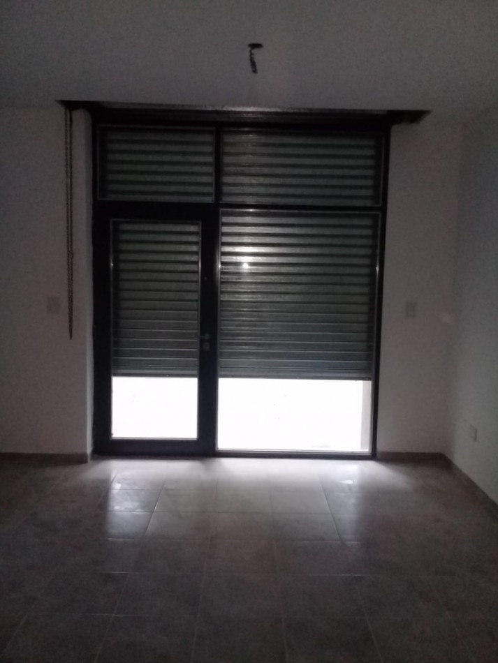 Alquiler local comercial Av. 13 e/63 y 64