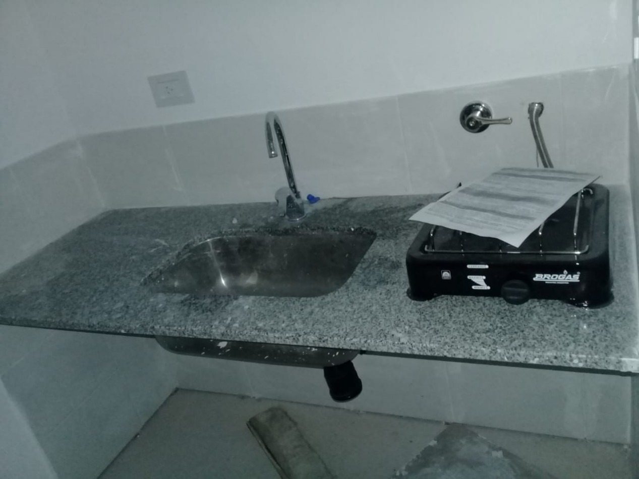 Alquiler local comercial Av. 13 e/63 y 64