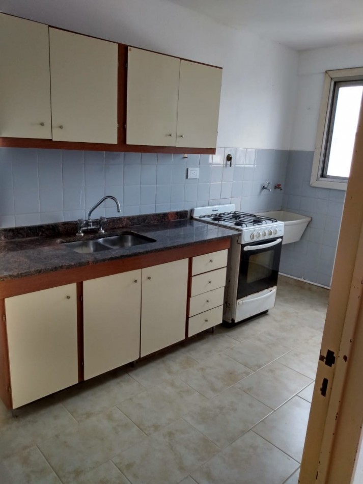 ALQUILER DPTO DOS DORM EN 56 Y 9