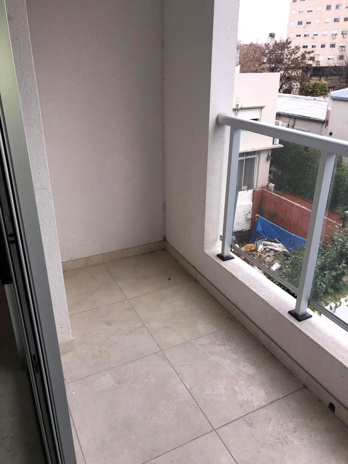 ALQUILER DPTO UN DORM Y COCHERA EN 5 Y 62