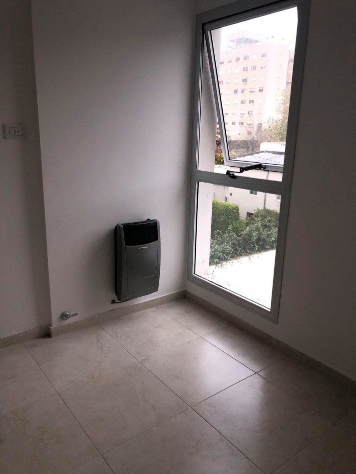 ALQUILER DPTO UN DORM Y COCHERA EN 5 Y 62