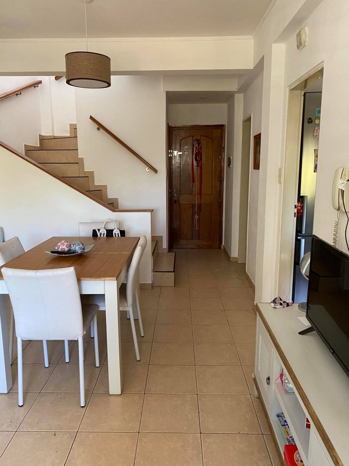VENTA DUPLEX DE DOS DORM EN 71 Y 7
