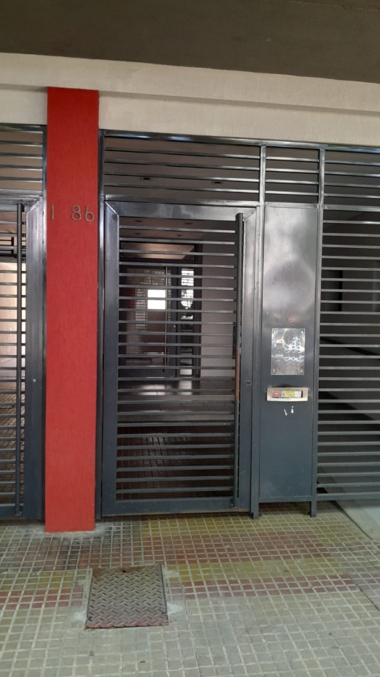 Alquiler cochera 4 e/60 y 61