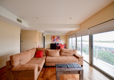 Importante semipiso en Av. 1 entre 56 y 57